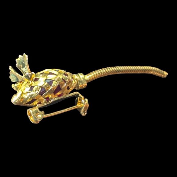 Vintage 1960's Gold Tone Mouse Pin Red Rhinestone Eyes Woven Body w/ Moving Tail - Picture 3 of 7
